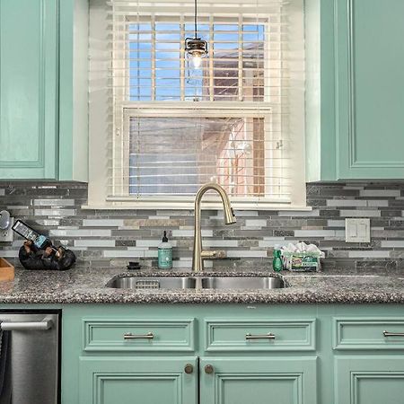 Beachy Bungalow! 2Bd, King Bed Galveston Luaran gambar
