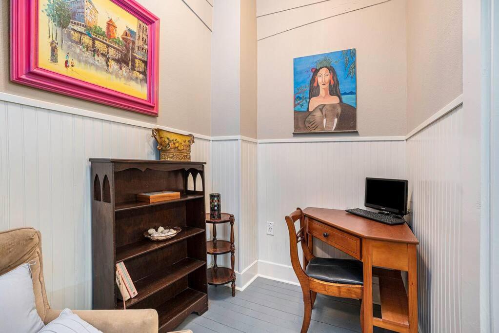 Beachy Bungalow! 2Bd, King Bed Galveston Luaran gambar